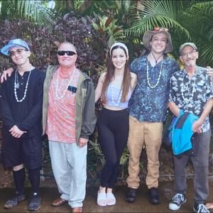 Meet your Posher, Mae